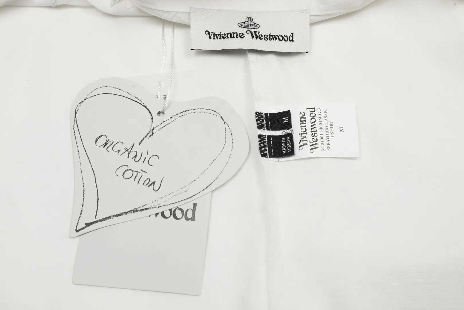 vivienne west wood The Queen Mother of the West Vivienne Heavy-duty patchwork old-style washed embroidered shirt Four seasons style Heavy-duty embroidery patch washing design on the back Very beautiful and unique Sleeve folding design with high workmanship Expanded arc design at the hem Loose and casual, slimming 5 color combinations are very versatile Correct accessories in the whole series Every detail is completely restored Straight to the full color Color: Eucalyptus green Sky blue Taro purple Pink White Size: S M L